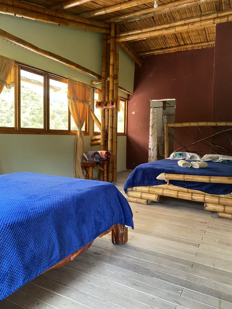 HABITACION FAMILIAR PREMIUM - ECOHOTEL SEMILLA Y VIDA (Inza, Cauca) - 1-3.webp