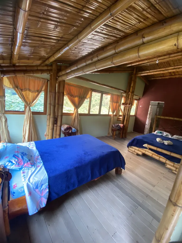 HABITACION FAMILIAR PREMIUM - ECOHOTEL SEMILLA Y VIDA (Inza, Cauca) - 1-2.webp